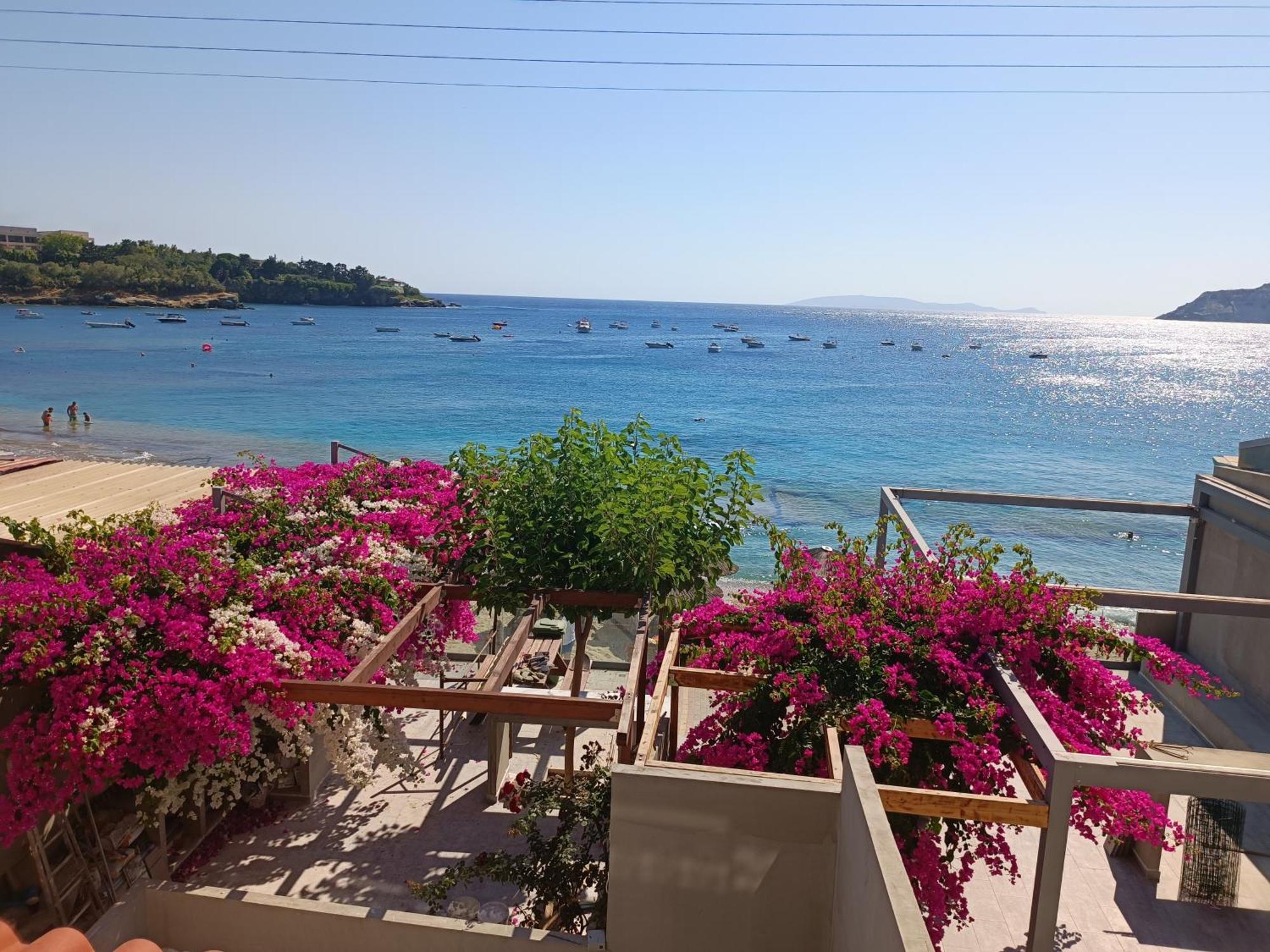 Buganvilla Sea View Apts Agia Pelagia Eksteriør billede